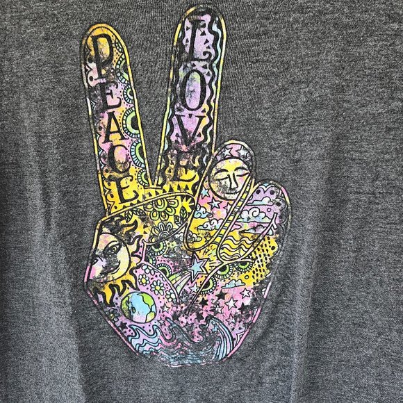 Modern Lux Tops - Modern Lux plus size Peace Top. Size XXL